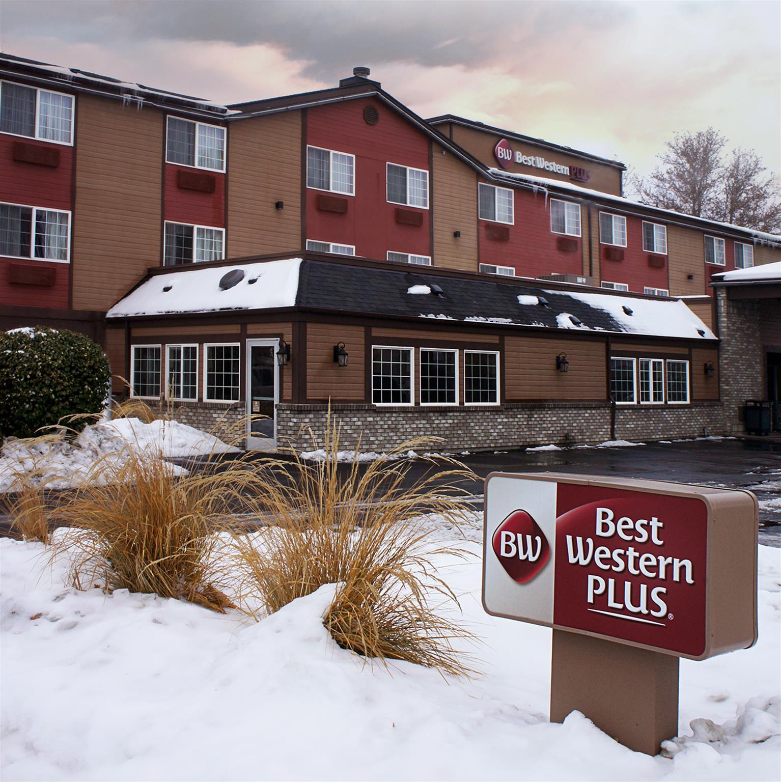 Best Western Plus Yakima Hotel Exterior photo